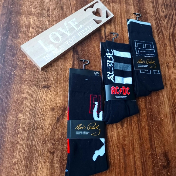 3 Pair Elvis, AC/DC Officially Licensed Socks - Picture 4 of 9